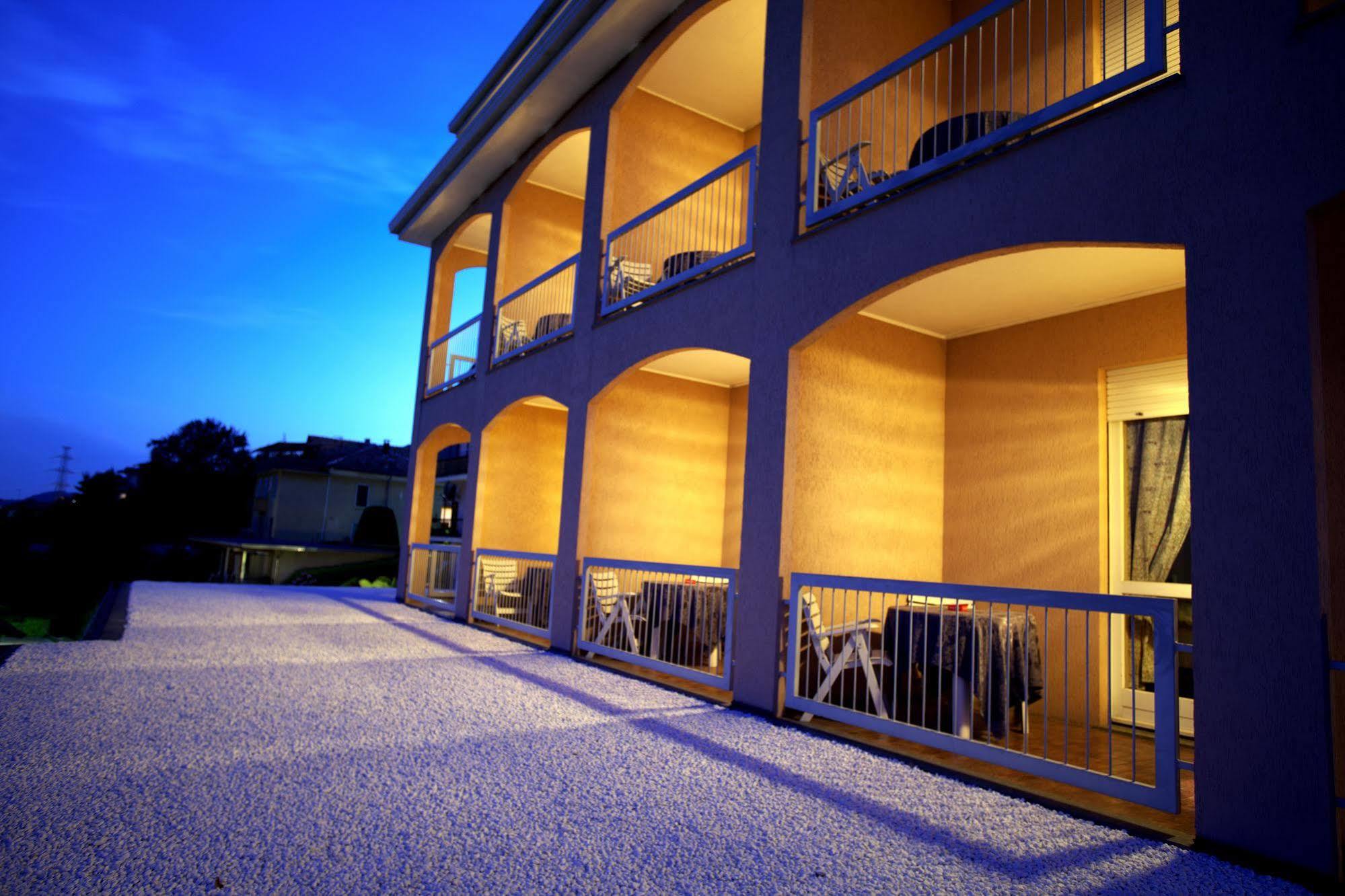 Tre Laghi Hotel Nebbiuno Exterior photo