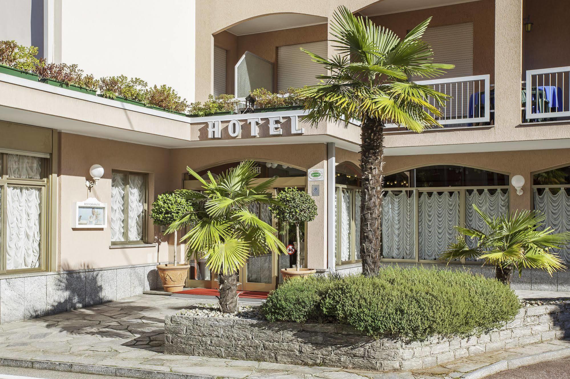 Tre Laghi Hotel Nebbiuno Exterior photo
